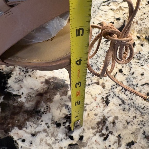 NIB - Michael Kors Thalia Leather Sandal - SZ 9 - Picture 7 of 17